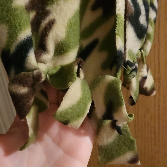 EUC nice camo 1/4 zip fleece top with kangaroo pocket and scarf sz xs 1 juniors - Picture 6 of 7